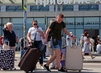 РБК: Минтранс требует обеспечить авторизацию авиапассажиров по сертификату о вакцинации