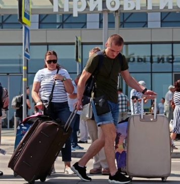 РБК: Минтранс требует обеспечить авторизацию авиапассажиров по сертификату о вакцинации