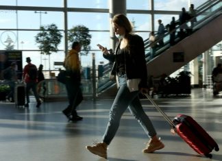 Россия возобновляет авиасообщение еще с восемью странами