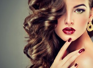 Почему нужно посещать салоны красоты?