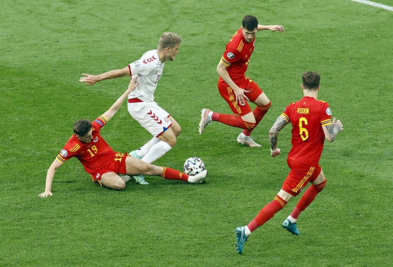 Сборная Дании стала первым четвертьфиналистом чемпионата Европы по футболу

