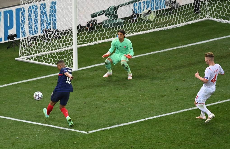 Сборная Франции проиграла команде Швейцарии в серии пенальти в матче 1/8 финала Евро