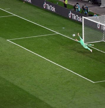 Сборная Франции проиграла команде Швейцарии в серии пенальти в матче 1/8 финала Евро