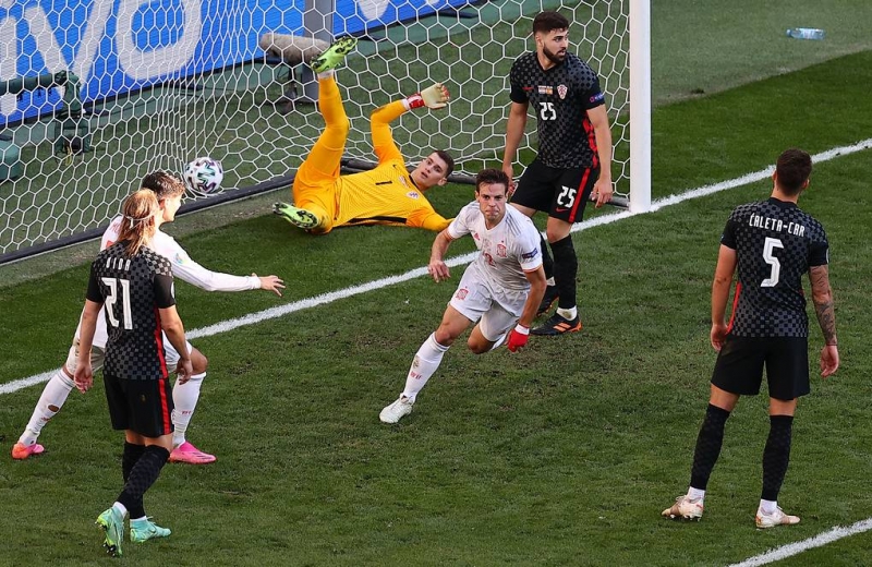 Сборная Испании со счетом 5:3 победила команду Хорватии в матче 1/8 финала Евро