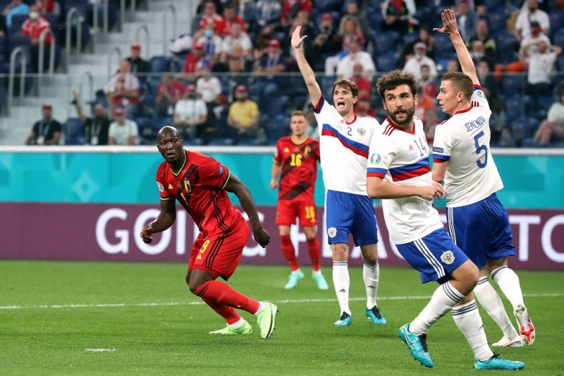 Сборная России по футболу стартовала на Евро с крупного поражения от бельгийцев

