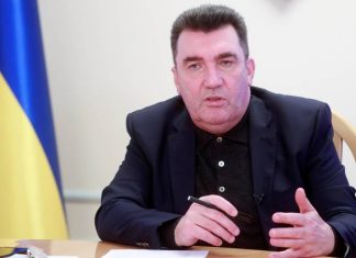 Совбез Украины ввел санкции против лиц, «аффилированных со спецслужбами РФ»
