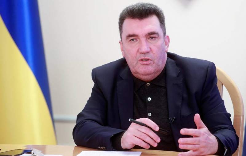 Совбез Украины ввел санкции против лиц, "аффилированных со спецслужбами РФ"