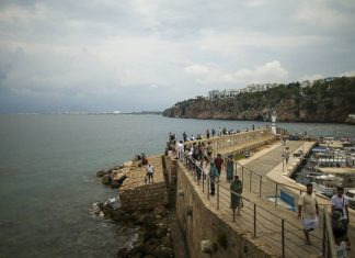 Турция разрешает въезд без ПЦР-тестов россиянам, привившимся любой вакциной РФ