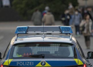 В центре Вюрцбурга неизвестный с ножом напал на людей