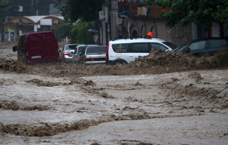 В Ялте несколько домов ушли под воду