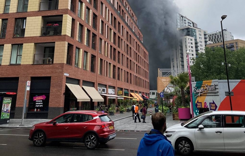 В районе железнодорожной станции в центре Лондона произошел пожар