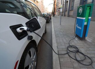 В России к 2030 году планируют выпускать не менее 150 тыс. электромобилей в год