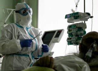 В России за сутки выявили 11 699 заразившихся коронавирусом. Это максимум с 24 февраля