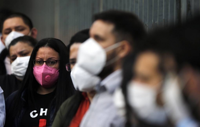 ВОЗ: заболеваемость коронавирусом в мире снизилась за неделю на 12%

