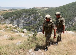 Азербайджан принял предложение России о прекращении огня на границе с Арменией