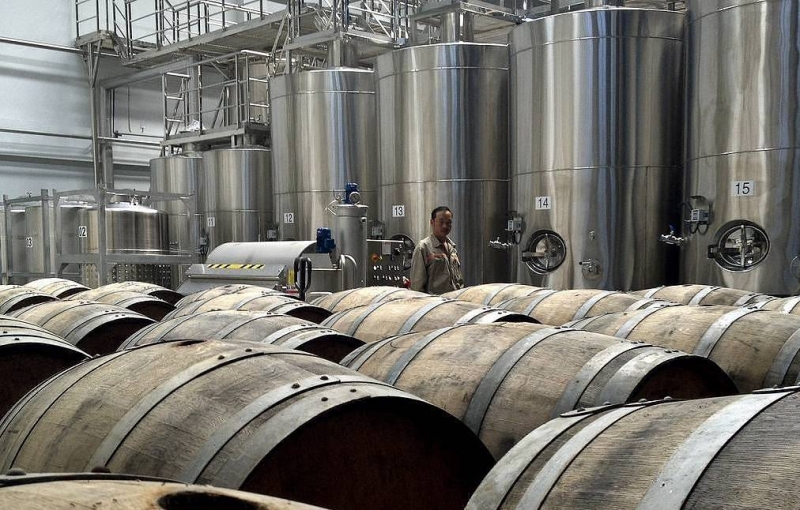 Bloomberg: Moet Hennessy будет маркировать продукцию как игристое вино для поставок в РФ

