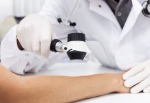 Дерматолог: что за врач и что он лечит