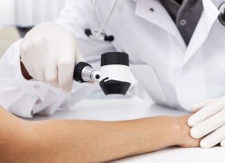 Дерматолог: что за врач и что он лечит