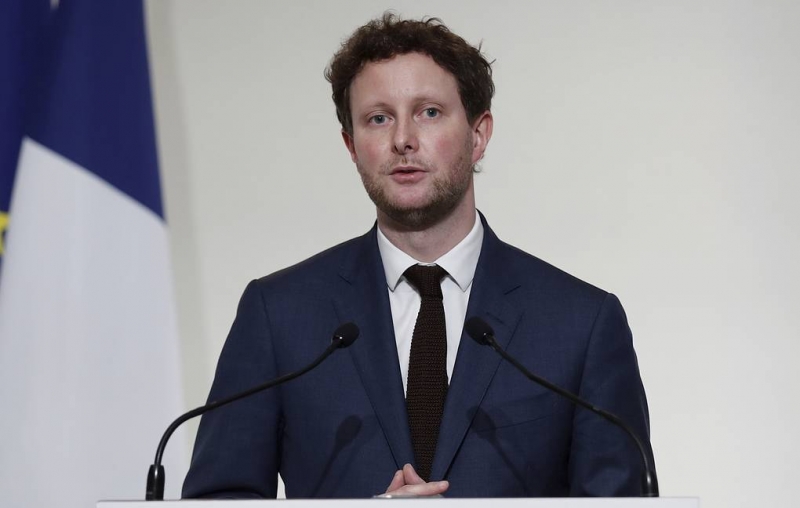 Франция призвала страны-партнеры не признавать вакцины от коронавируса из России и Китая