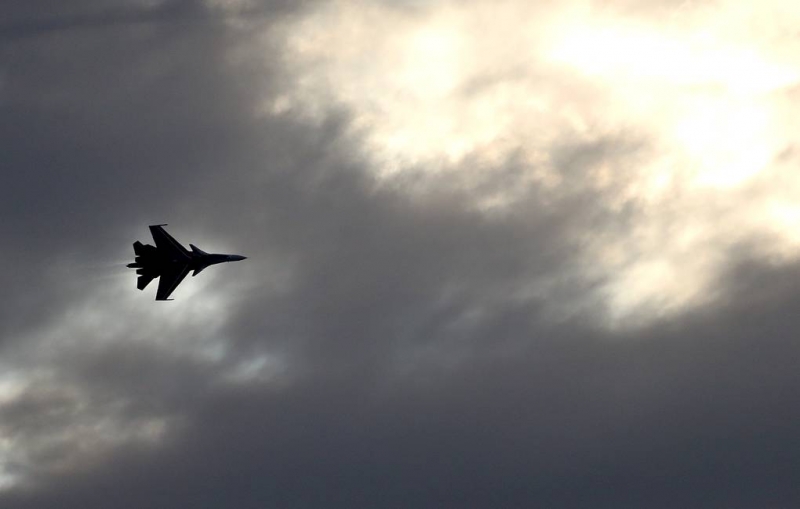 Истребители Су-30СМ и Су-27 сопроводили два самолета-разведчика ВВС США над Черным морем