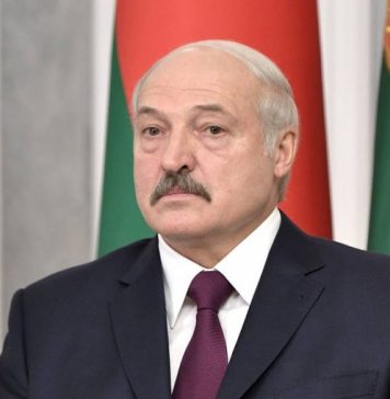 Лукашенко подписал декрет о передаче части его полномочий правительству и местным властям