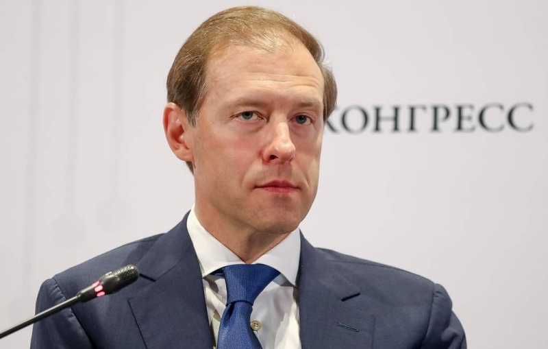 Мантуров поддержал обязательную вакцинацию в промышленности

