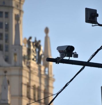 МВД определит места установки камер фиксации использования телефонов за рулем