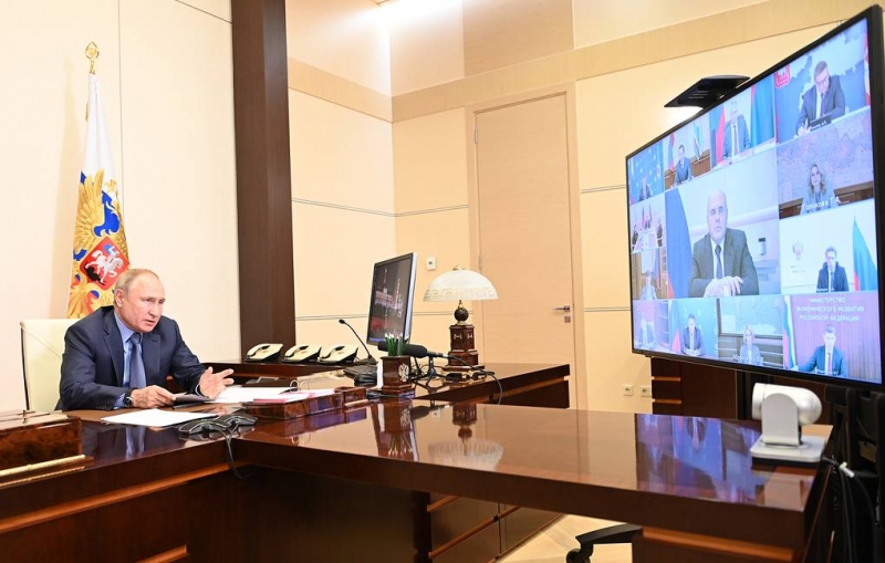 Объяснять, а не навязывать. Что говорили о вакцинации от ковида на совещании с Путиным

