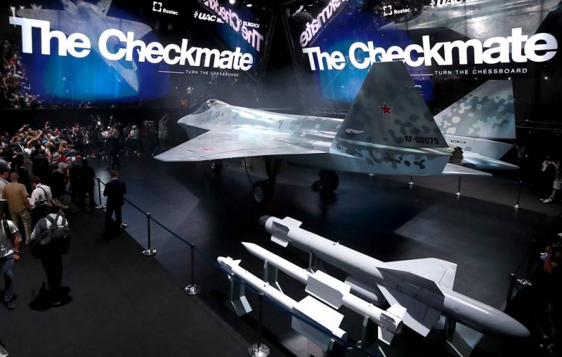 Один двигатель и способность поразить шесть целей.
Ростех представил истребитель Checkmate