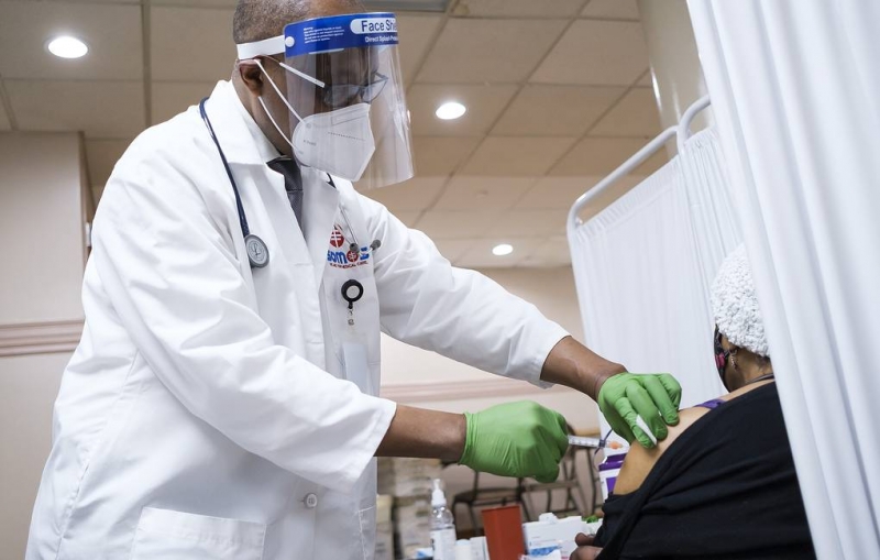 Псаки заявила, что Байден выступает за приостановку патентных прав на вакцины от COVID-19