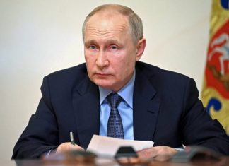 Путин предложил подумать о создании новой кольцевой дороги вокруг Санкт-Петербурга
