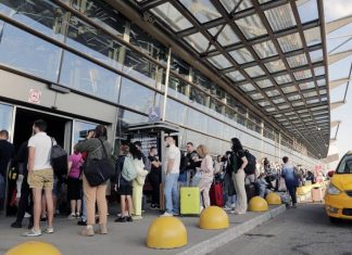 Россия возобновляет авиасообщение с Францией и Чехией