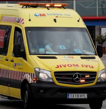 СМИ: девять человек пострадали в Испании в результате наезда машины на террасу бара