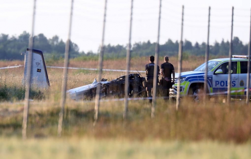 СМИ: при падении самолета в Швеции погибли девять человек