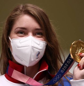 Стрелок Бацарашкина принесла сборной России первую золотую медаль Олимпийских игр в Токио