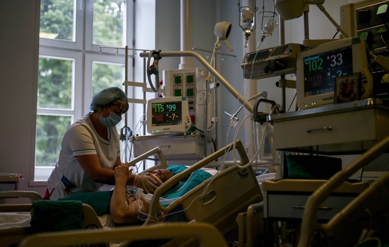 В России зарегистрировали 679 смертей из-за ковида за сутки. Это максимум за пандемию

