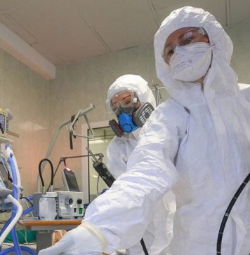 В России зарегистрировали 780 смертей из-за COVID-19 за сутки. Это максимум за пандемию