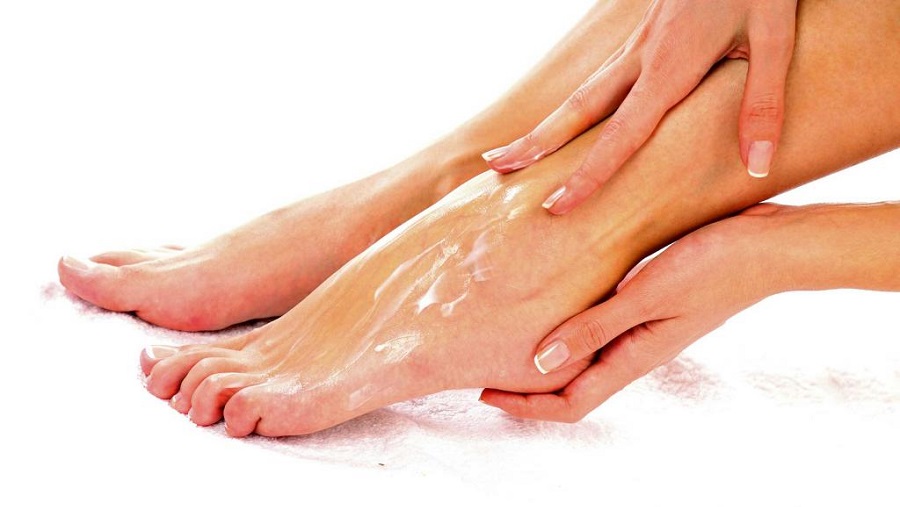 Сухая кожа ног: что делать?