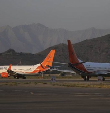 AFP: по аэропорту в Кандагаре выпущены три снаряда