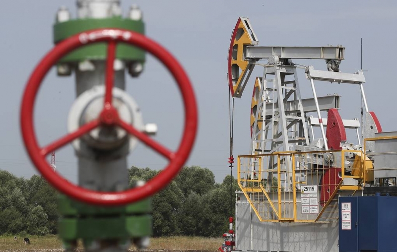 Цена нефти марки Brent опустилась ниже $65 за баррель впервые с 21 мая

