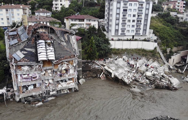 Число погибших в результате наводнений в Турции возросло до 58