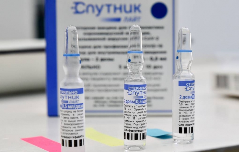 Эксперты разрешили применять "Спутник Лайт" лицам старше 60 лет

