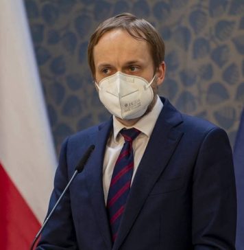 Глава МИД Чехии призвал выстраивать заново политические отношения с Россией