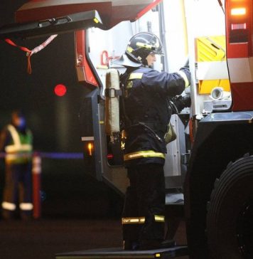 Многоэтажный дом загорелся в Екатеринбурге