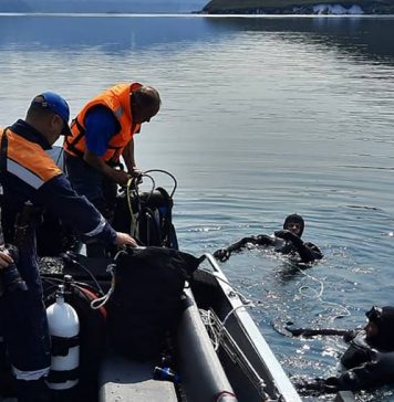 Несколько тел туристов обнаружили рядом с упавшим на Камчатке вертолетом