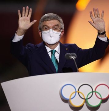 Президент МОК Томас Бах объявил Олимпийские игры в Токио закрытыми