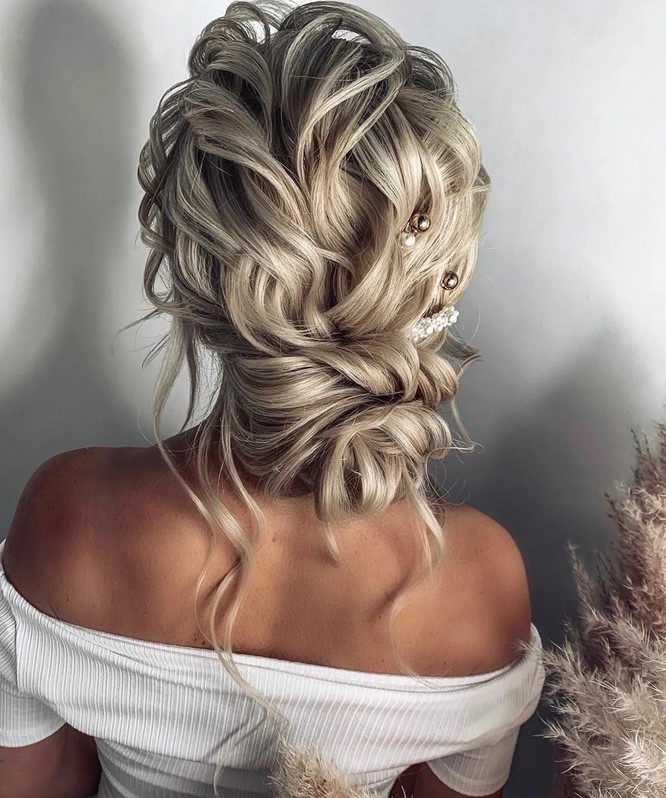 Идеи прически на выпускной на разную длину волос