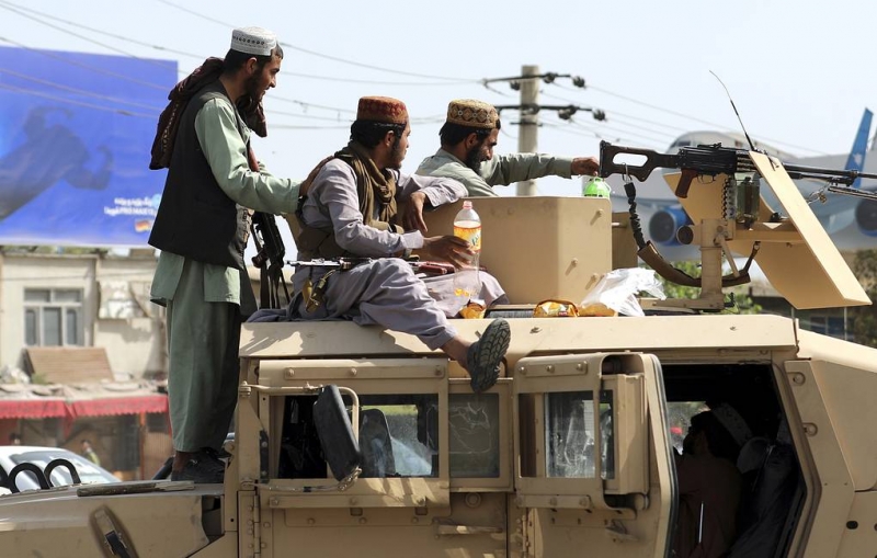 Reuters: бойцы "Талибана" получили приказ не занимать пустующие здания посольств в Кабуле

