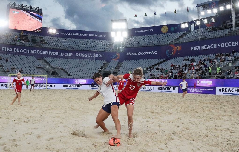 Россиянки обыграли американок на старте Межконтинентального кубка по пляжному футболу