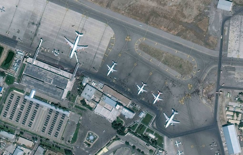 СМИ: при взрыве у аэропорта Кабула погибли 11 человек